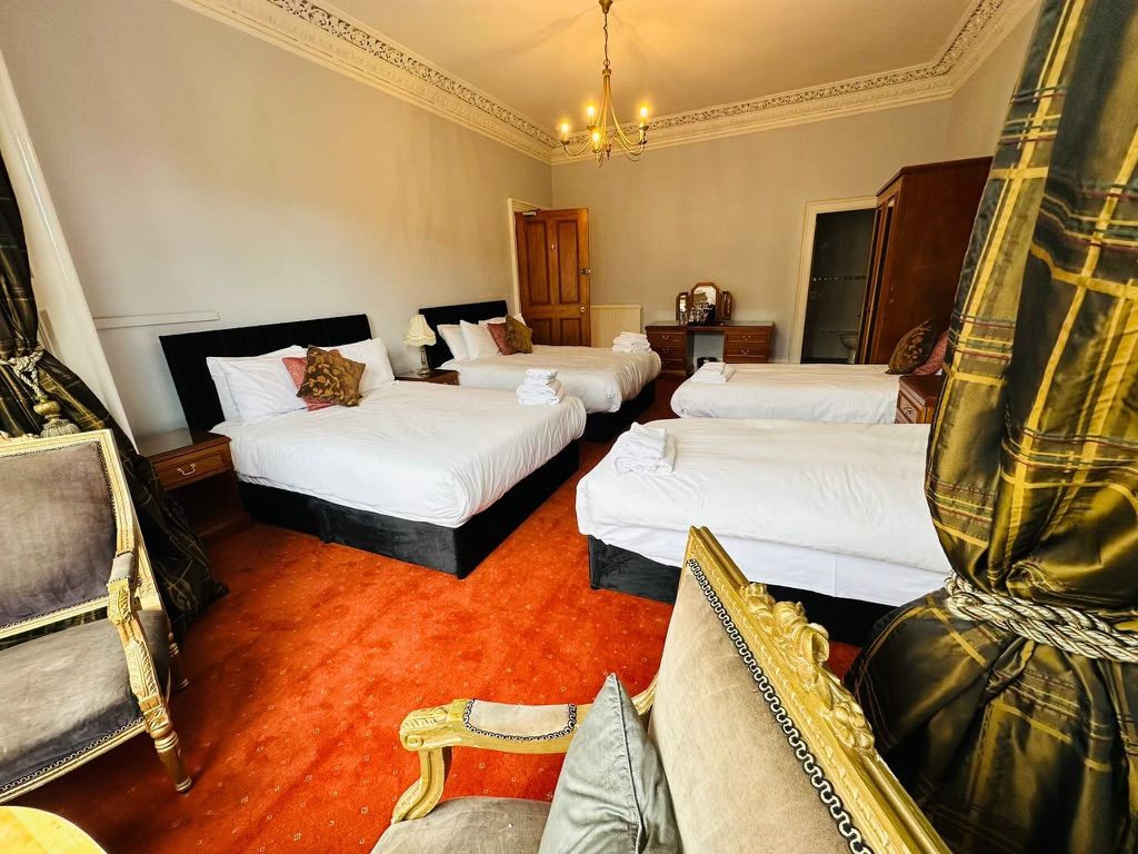 Deluxe Family Suite